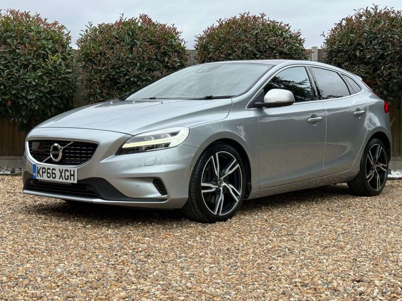 2016 VOLVO V40 2016 VOLVO V40
