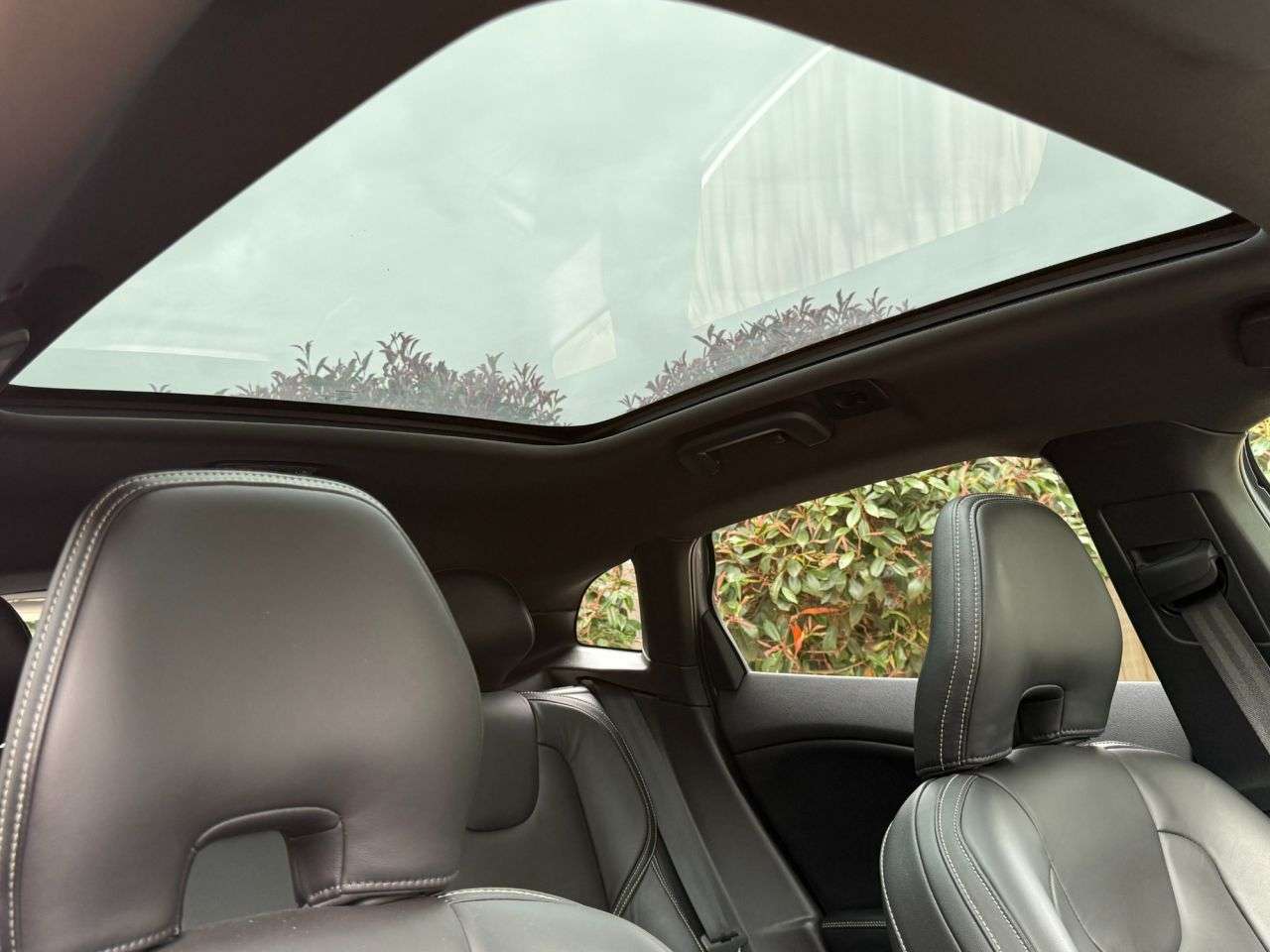 2016 VOLVO V40 2016 VOLVO V40
