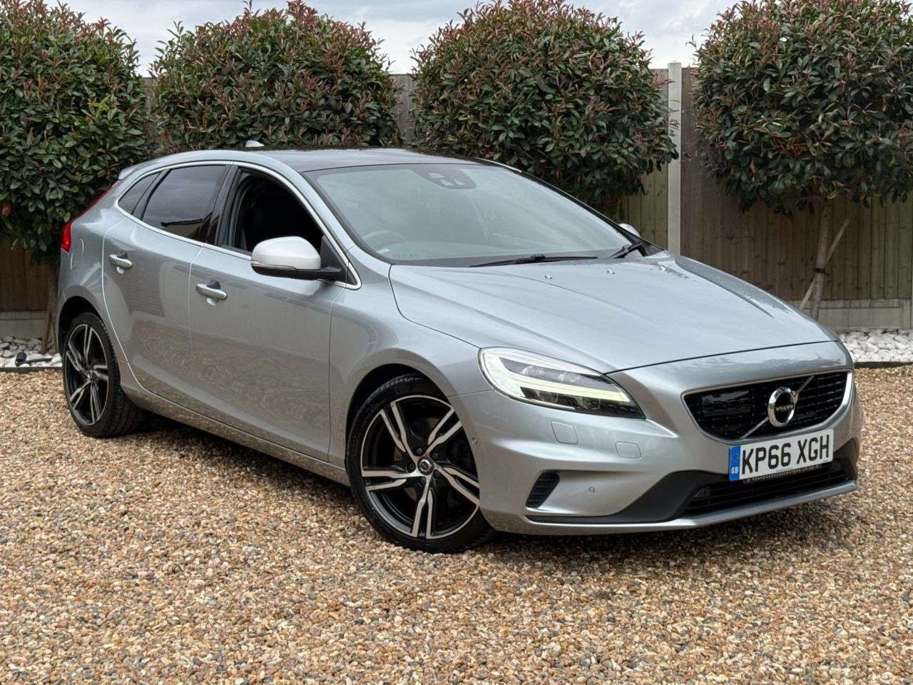 2016 VOLVO V40 2016 VOLVO V40