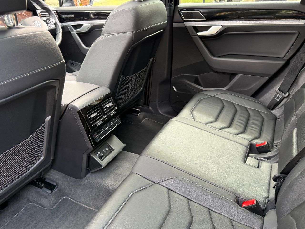 2021 VOLKSWAGEN TOUAREG 2021 VOLKSWAGEN TOUAREG