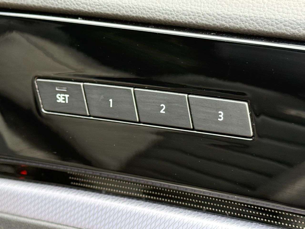 2021 VOLKSWAGEN TOUAREG 2021 VOLKSWAGEN TOUAREG