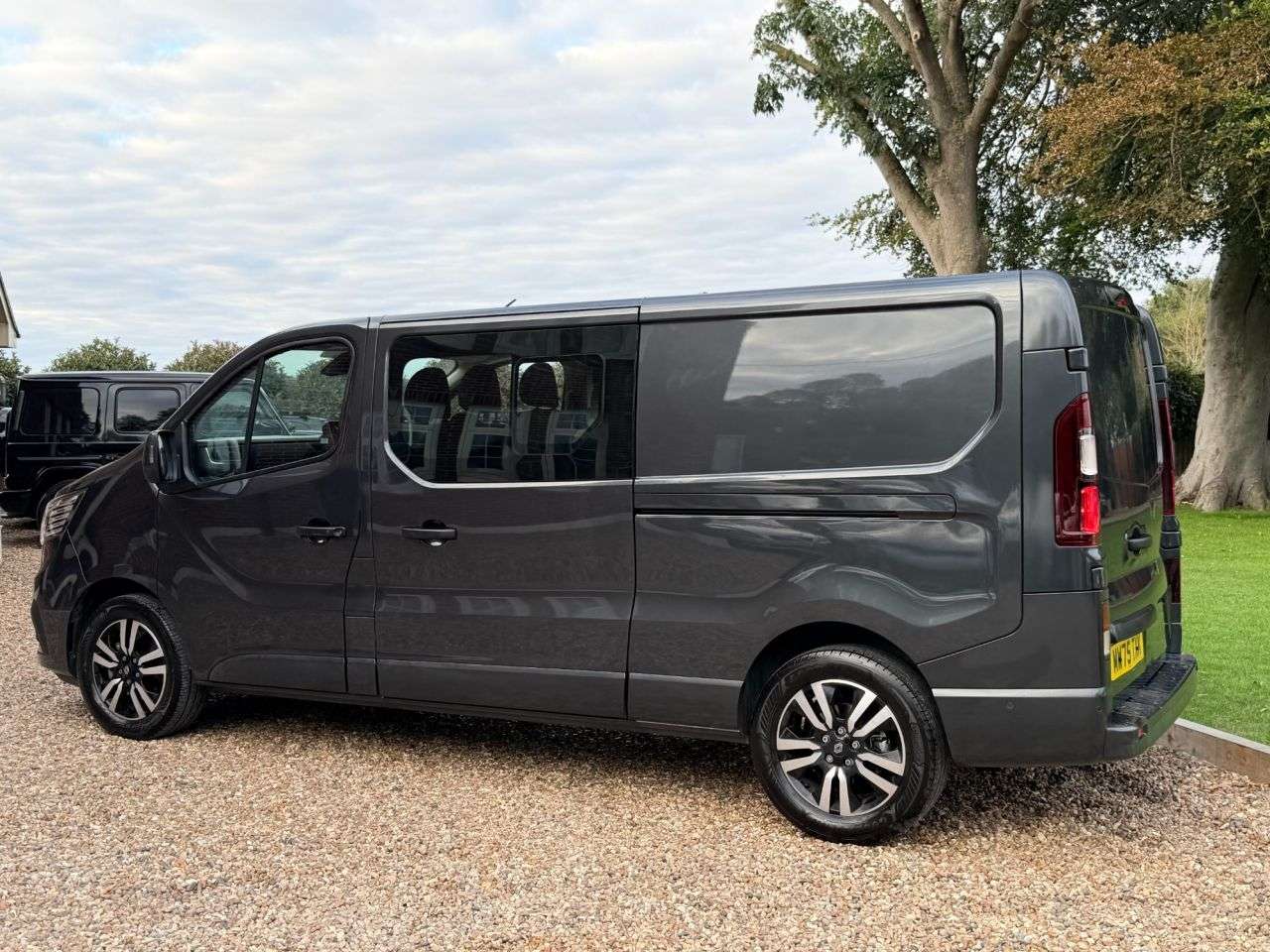A 2025 RENAULT TRAFIC 2.0 dCi Blue LL30 Extra Sport Crew Van AUTOMATIC NO VAT Double Cab 6dr Dies A 2025 RENAULT TRAFIC 2.0 dCi Blue LL30 Extra Sport Crew Van AUTOMATIC NO VAT Double Cab 6dr Dies