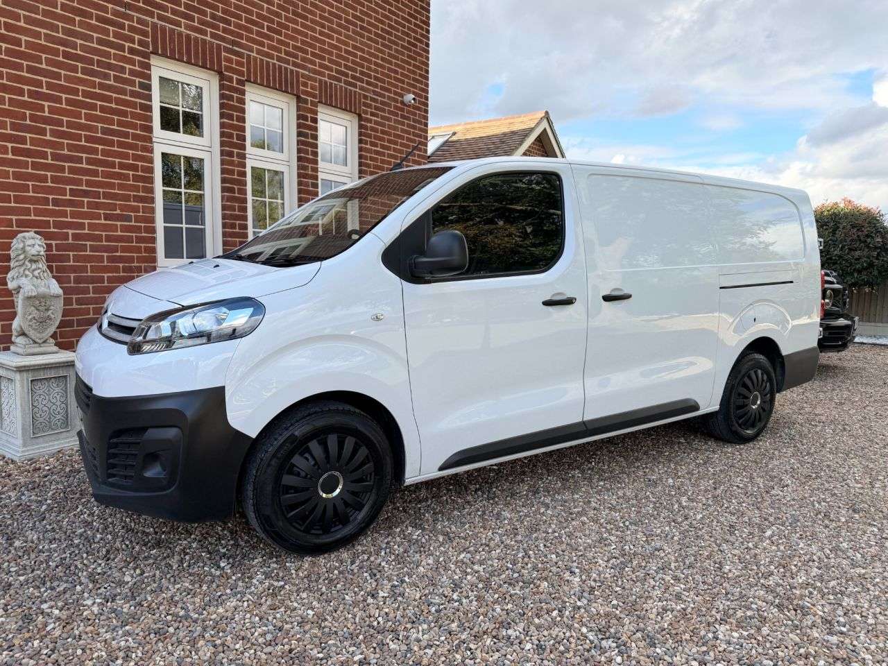 A 2022 CITROEN DISPATCH 1.5 BlueHDi 1000 Enterprise Pro XL Panel Van 6dr Diesel Manual FWD 3 Euro 6 A 2022 CITROEN DISPATCH 1.5 BlueHDi 1000 Enterprise Pro XL Panel Van 6dr Diesel Manual FWD 3 Euro 6