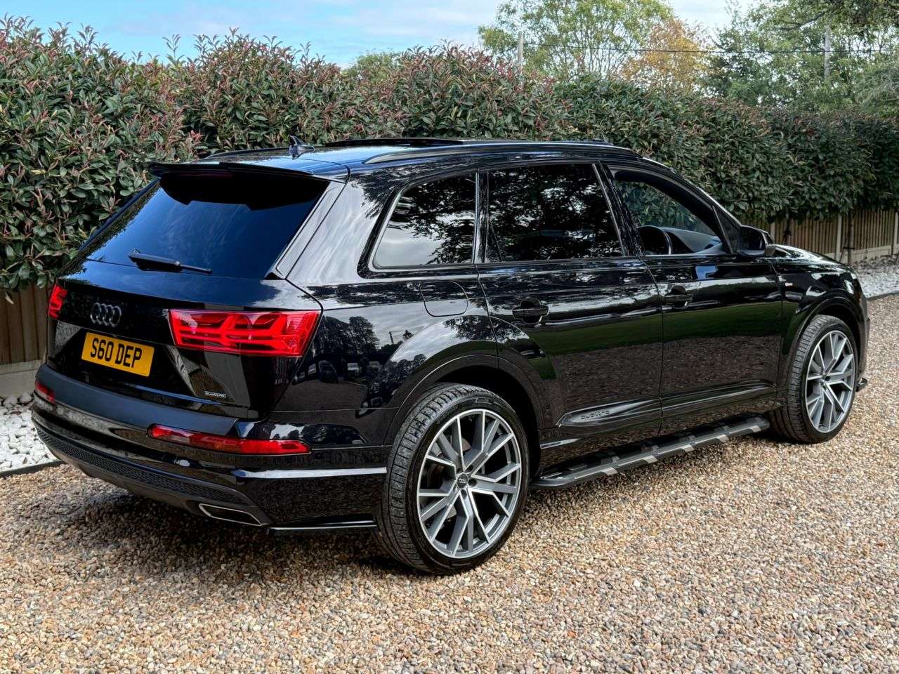 A 2015 AUDI Q7 3.0 TDI V6 S line SUV 5dr Diesel Tiptronic quattro Euro 6 (s/s) (272 ps) A 2015 AUDI Q7 3.0 TDI V6 S line SUV 5dr Diesel Tiptronic quattro Euro 6 (s/s) (272 ps)