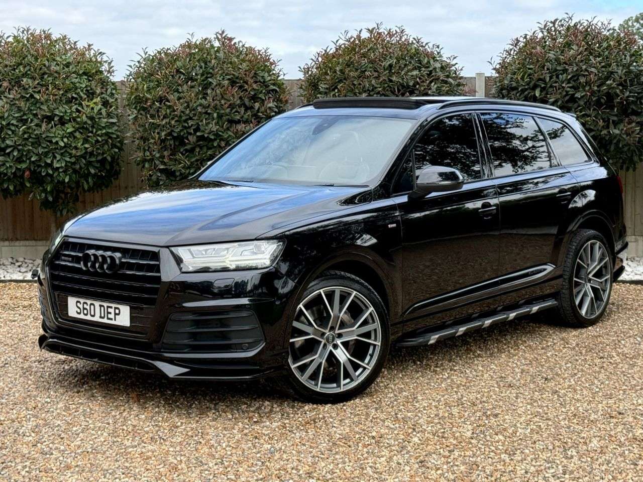 A 2015 AUDI Q7 3.0 TDI V6 S line SUV 5dr Diesel Tiptronic quattro Euro 6 (s/s) (272 ps) A 2015 AUDI Q7 3.0 TDI V6 S line SUV 5dr Diesel Tiptronic quattro Euro 6 (s/s) (272 ps)