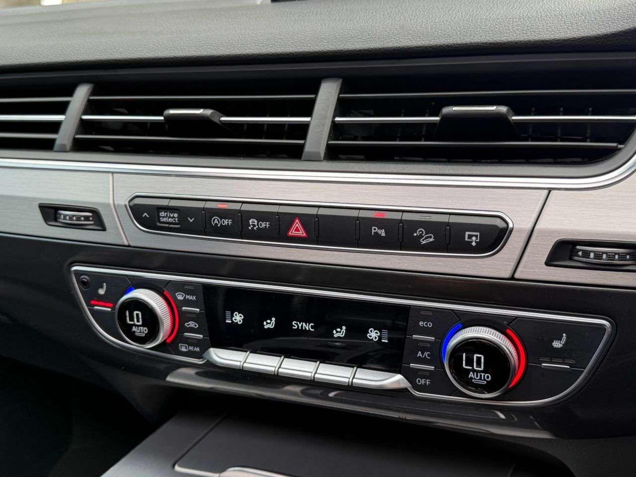2015 AUDI Q7 2015 AUDI Q7