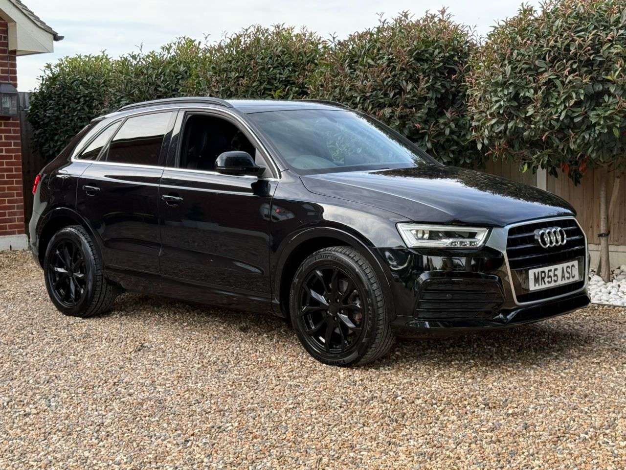 A 2015 AUDI Q3 2.0 TDI S line SUV 5dr Diesel Manual Euro 6 (s/s) (150 ps) A 2015 AUDI Q3 2.0 TDI S line SUV 5dr Diesel Manual Euro 6 (s/s) (150 ps)