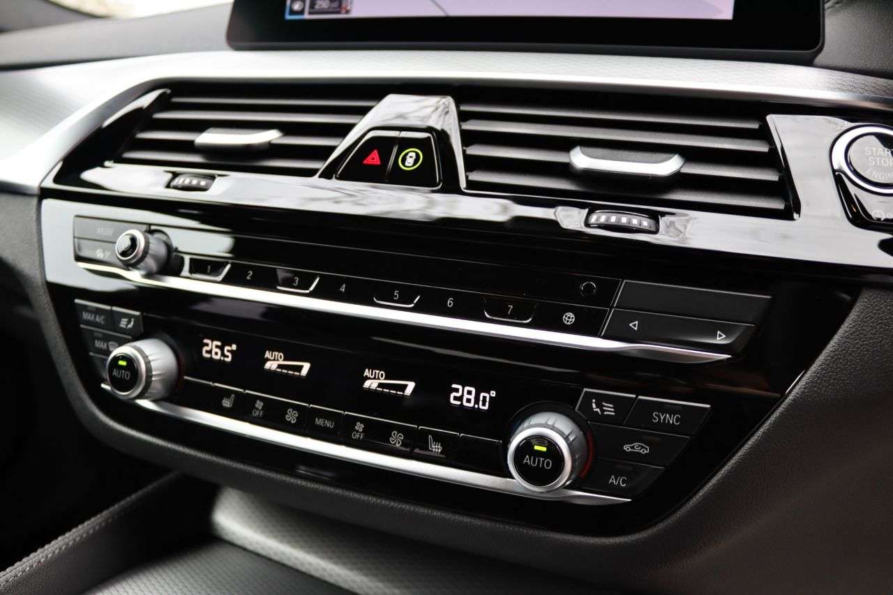 2020 BMW 5 SERIES 2020 BMW 5 SERIES