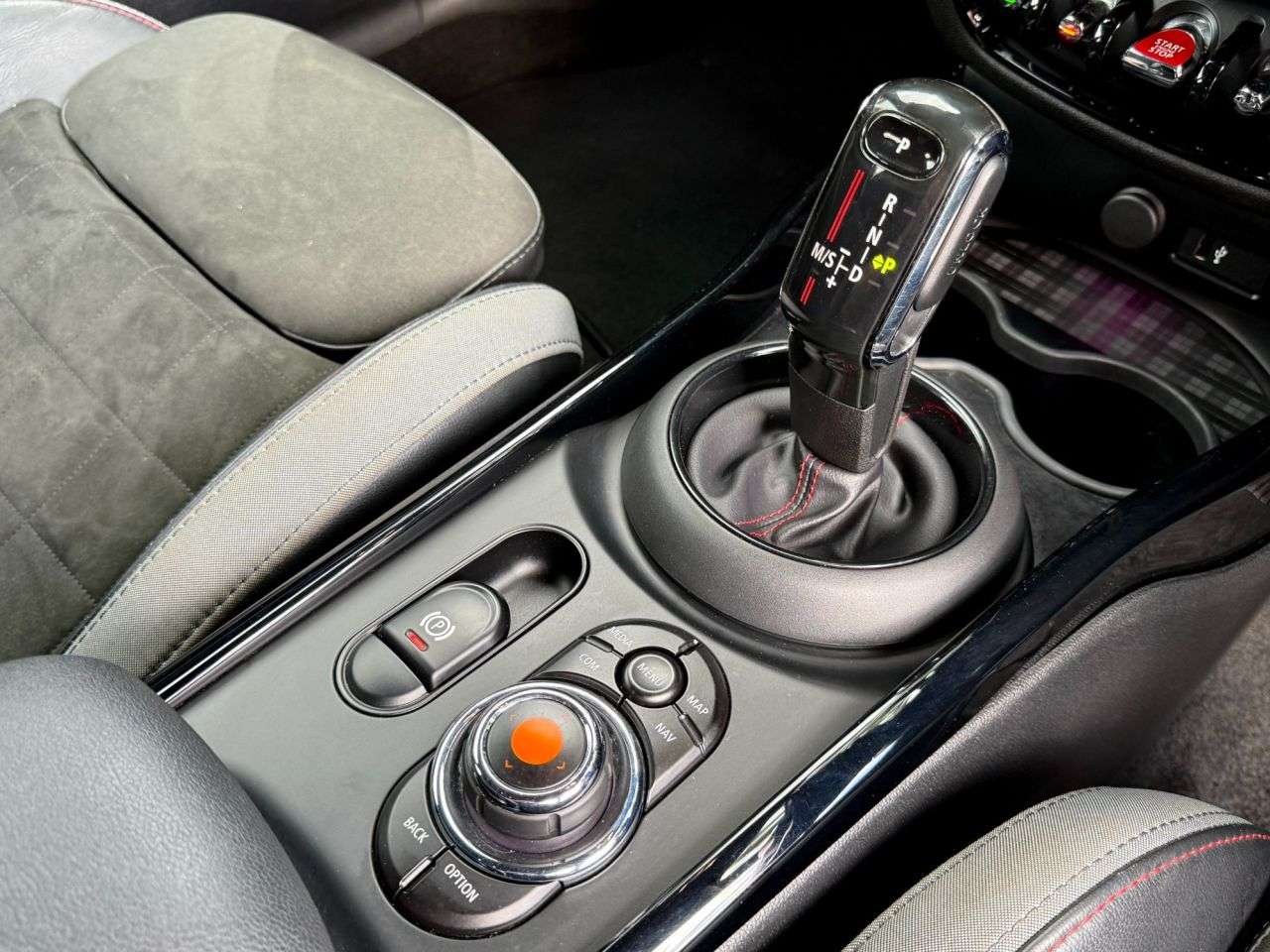 2020 MINI CLUBMAN 2020 MINI CLUBMAN