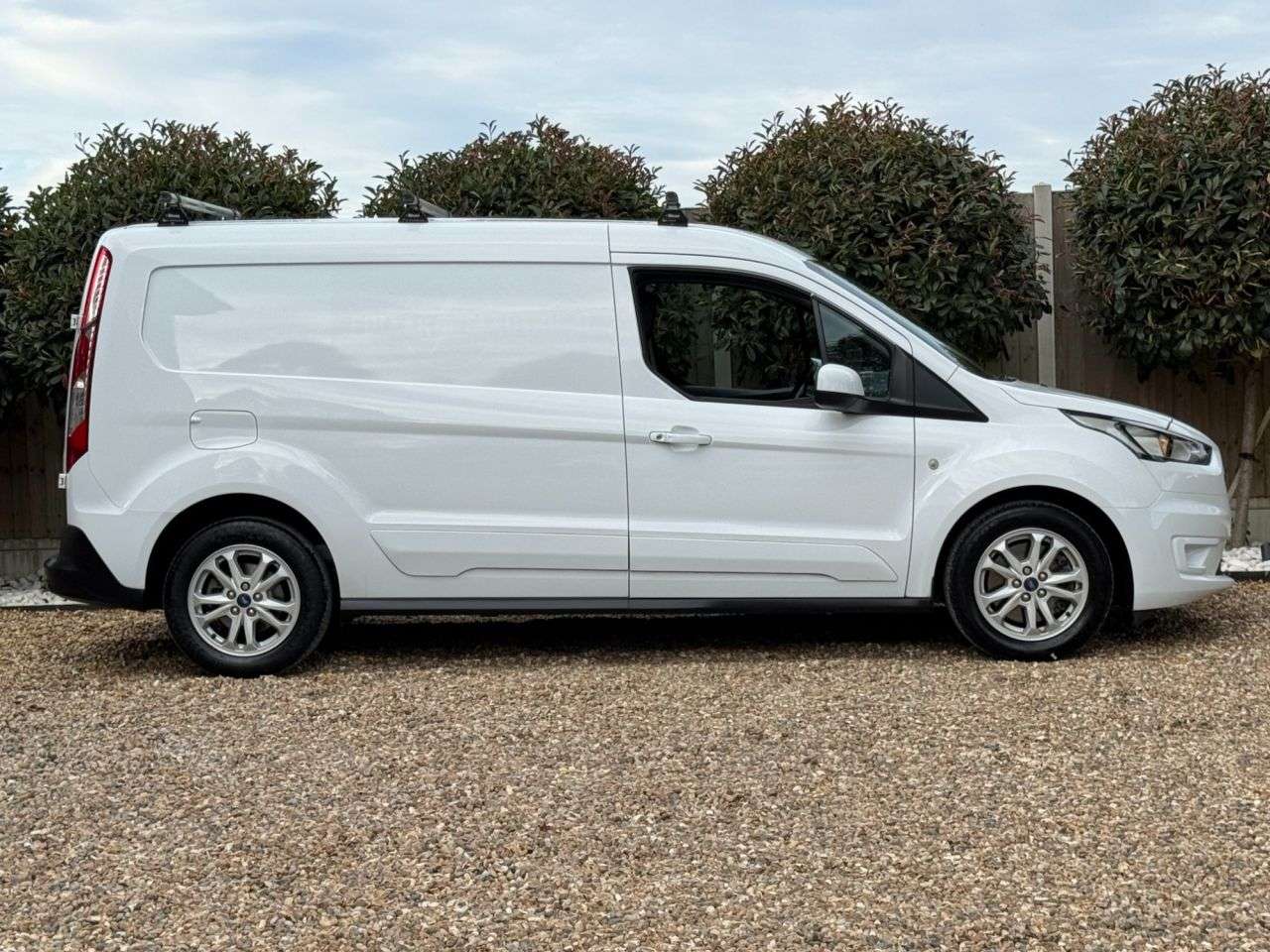 A 2021 FORD TRANSIT CONNECT 1.5 240 EcoBlue Limited Panel Van 5dr Diesel Manual L2 Euro 6 (s/s) (120 ps A 2021 FORD TRANSIT CONNECT 1.5 240 EcoBlue Limited Panel Van 5dr Diesel Manual L2 Euro 6 (s/s) (120 ps