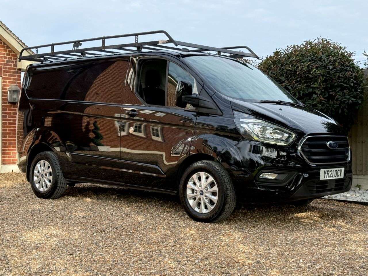 A 2021 FORD TRANSIT CUSTOM 2.0 280 EcoBlue Limited Panel Van 5dr Diesel Manual L1 H1 Euro 6 (s/s) (130 A 2021 FORD TRANSIT CUSTOM 2.0 280 EcoBlue Limited Panel Van 5dr Diesel Manual L1 H1 Euro 6 (s/s) (130