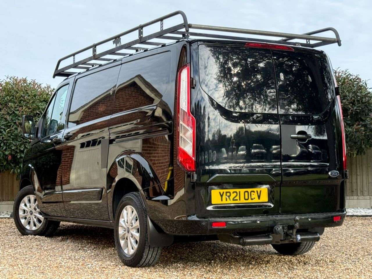 A 2021 FORD TRANSIT CUSTOM 2.0 280 EcoBlue Limited Panel Van 5dr Diesel Manual L1 H1 Euro 6 (s/s) (130 A 2021 FORD TRANSIT CUSTOM 2.0 280 EcoBlue Limited Panel Van 5dr Diesel Manual L1 H1 Euro 6 (s/s) (130