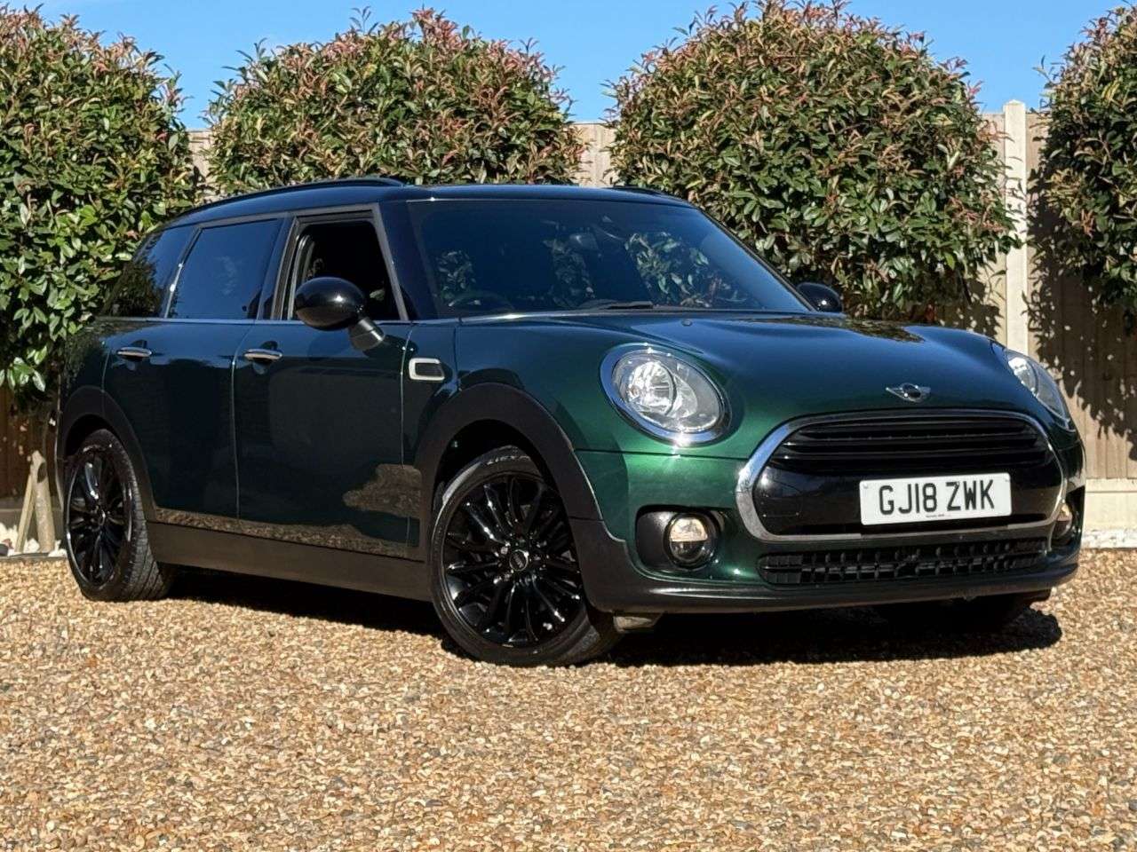 A 2014 MINI CLUBMAN 1.5 Cooper (Black Pack) Estate 6dr Petrol Manual Euro 6 (s/s) (136 ps) A 2014 MINI CLUBMAN 1.5 Cooper (Black Pack) Estate 6dr Petrol Manual Euro 6 (s/s) (136 ps)