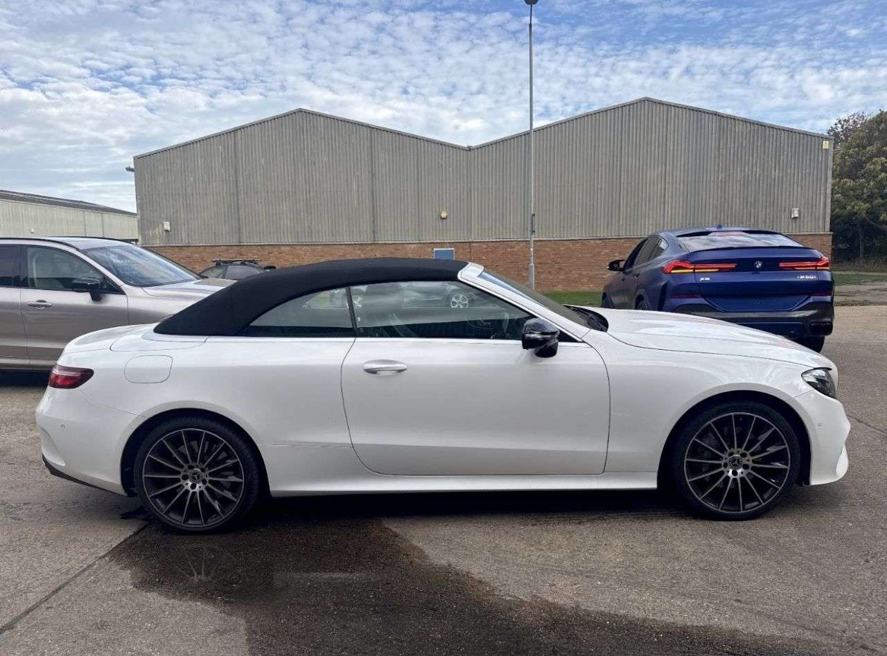 A 2019 MERCEDES-BENZ E CLASS 3.0 E450 V6 GPF AMG Line Cabriolet 2dr Petrol G-Tronic+ 4MATIC Euro 6 (s/s) A 2019 MERCEDES-BENZ E CLASS 3.0 E450 V6 GPF AMG Line Cabriolet 2dr Petrol G-Tronic+ 4MATIC Euro 6 (s/s)