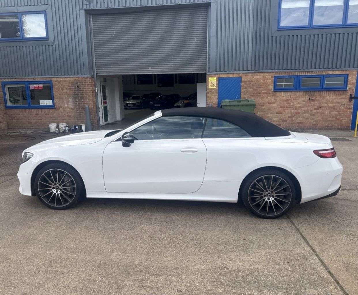 A 2019 MERCEDES-BENZ E CLASS 3.0 E450 V6 GPF AMG Line Cabriolet 2dr Petrol G-Tronic+ 4MATIC Euro 6 (s/s) A 2019 MERCEDES-BENZ E CLASS 3.0 E450 V6 GPF AMG Line Cabriolet 2dr Petrol G-Tronic+ 4MATIC Euro 6 (s/s)