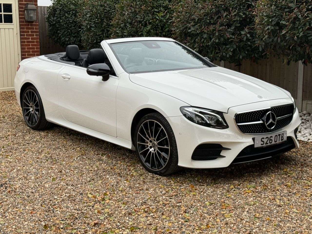 A 2019 MERCEDES-BENZ E CLASS 3.0 E450 V6 GPF AMG Line Cabriolet 2dr Petrol G-Tronic+ 4MATIC Euro 6 (s/s) A 2019 MERCEDES-BENZ E CLASS 3.0 E450 V6 GPF AMG Line Cabriolet 2dr Petrol G-Tronic+ 4MATIC Euro 6 (s/s)