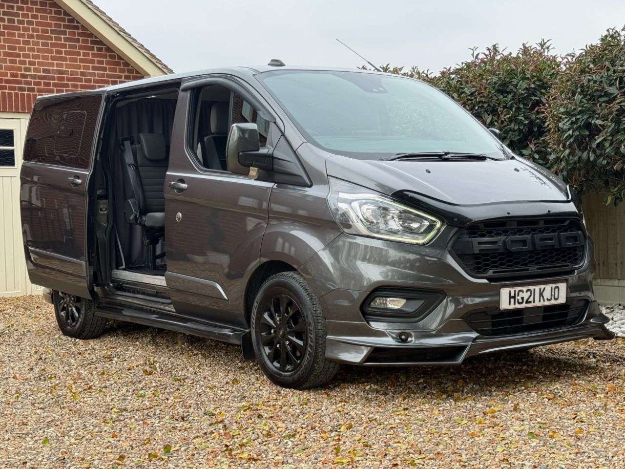 A 2021 FORD TRANSIT CUSTOM 2.0 300 EcoBlue Limited Crew Van Double Cab 5dr Diesel Manual L1 H1 Euro 6 A 2021 FORD TRANSIT CUSTOM 2.0 300 EcoBlue Limited Crew Van Double Cab 5dr Diesel Manual L1 H1 Euro 6