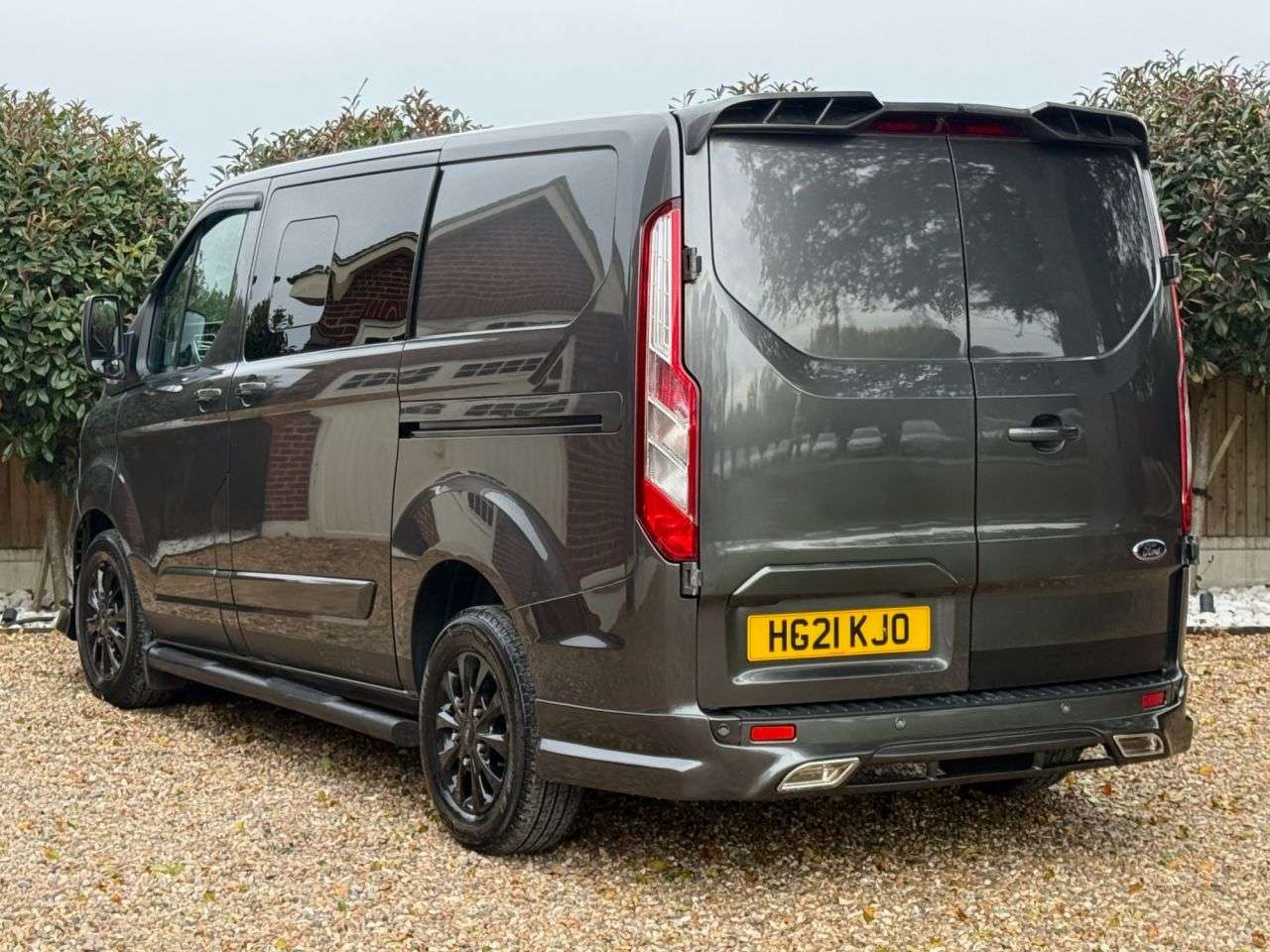 A 2021 FORD TRANSIT CUSTOM 2.0 300 EcoBlue Limited Crew Van Double Cab 5dr Diesel Manual L1 H1 Euro 6 A 2021 FORD TRANSIT CUSTOM 2.0 300 EcoBlue Limited Crew Van Double Cab 5dr Diesel Manual L1 H1 Euro 6