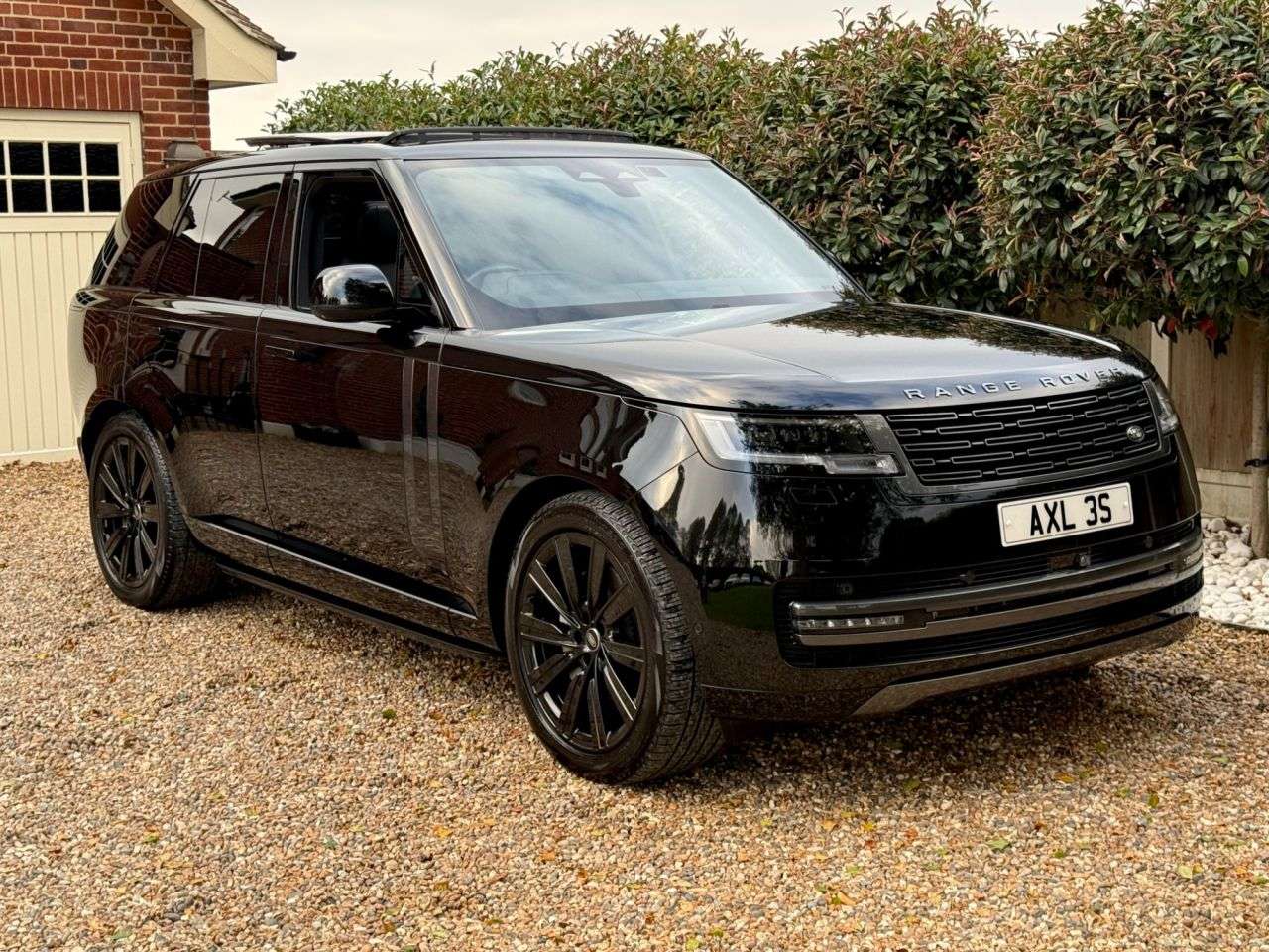 A 2023 LAND ROVER RANGE ROVER 3.0 D300 MHEV SE HUGE SPEC SUV 5dr Diesel Auto 4WD Euro 6 (s/s) (300 ps) A 2023 LAND ROVER RANGE ROVER 3.0 D300 MHEV SE HUGE SPEC SUV 5dr Diesel Auto 4WD Euro 6 (s/s) (300 ps)