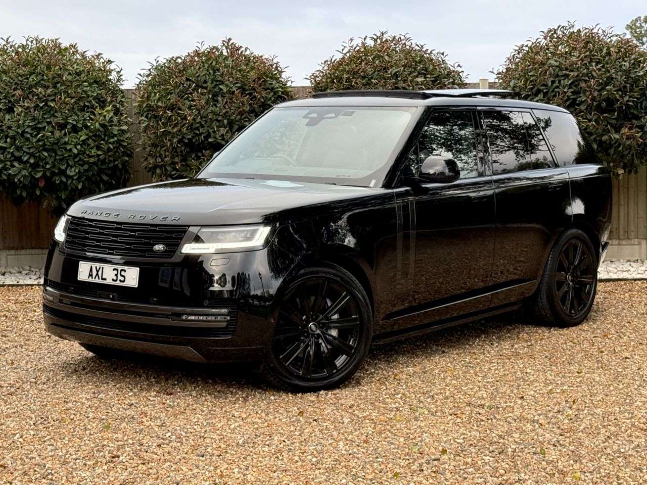A 2023 LAND ROVER RANGE ROVER 3.0 D300 MHEV SE HUGE SPEC SUV 5dr Diesel Auto 4WD Euro 6 (s/s) (300 ps) A 2023 LAND ROVER RANGE ROVER 3.0 D300 MHEV SE HUGE SPEC SUV 5dr Diesel Auto 4WD Euro 6 (s/s) (300 ps)