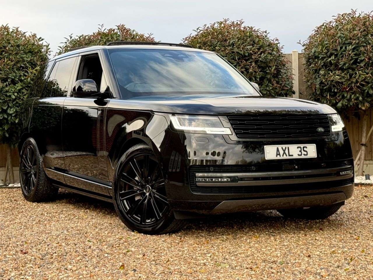 A 2023 LAND ROVER RANGE ROVER 3.0 D300 MHEV SE HUGE SPEC SUV 5dr Diesel Auto 4WD Euro 6 (s/s) (300 ps) A 2023 LAND ROVER RANGE ROVER 3.0 D300 MHEV SE HUGE SPEC SUV 5dr Diesel Auto 4WD Euro 6 (s/s) (300 ps)