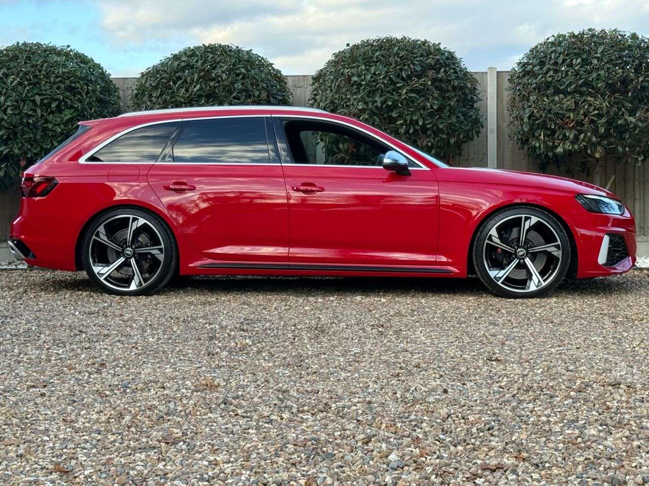 A 2022 AUDI RS4 AVANT 2.9 TFSI V6 Estate 5dr Petrol Tiptronic quattro Euro 6 (s/s) (450 ps) A 2022 AUDI RS4 AVANT 2.9 TFSI V6 Estate 5dr Petrol Tiptronic quattro Euro 6 (s/s) (450 ps)