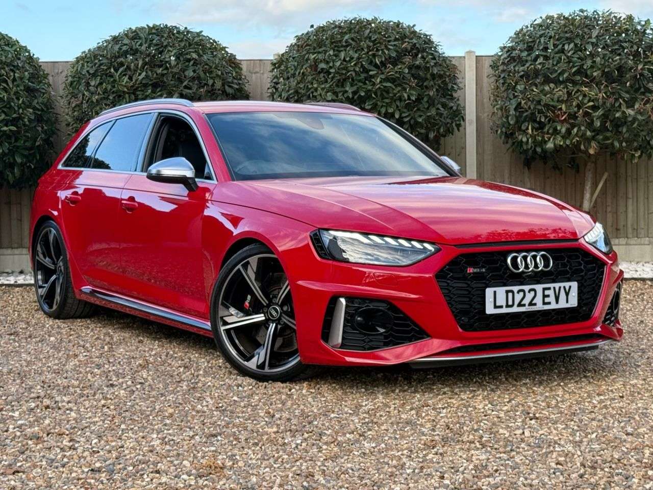 A 2022 AUDI RS4 AVANT 2.9 TFSI V6 Estate 5dr Petrol Tiptronic quattro Euro 6 (s/s) (450 ps) A 2022 AUDI RS4 AVANT 2.9 TFSI V6 Estate 5dr Petrol Tiptronic quattro Euro 6 (s/s) (450 ps)