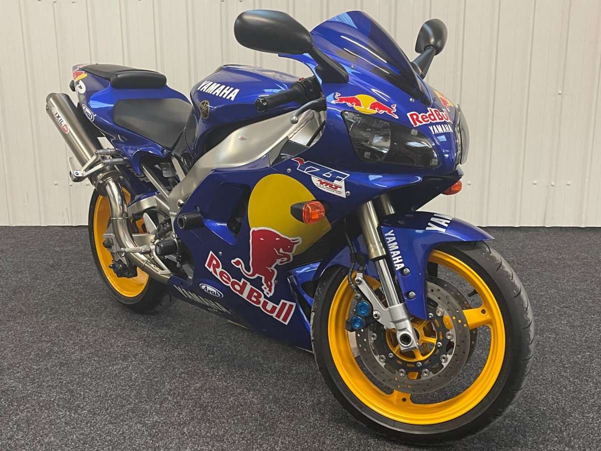 Check out this Yamaha Yzf R1 1999 Petrol Manual