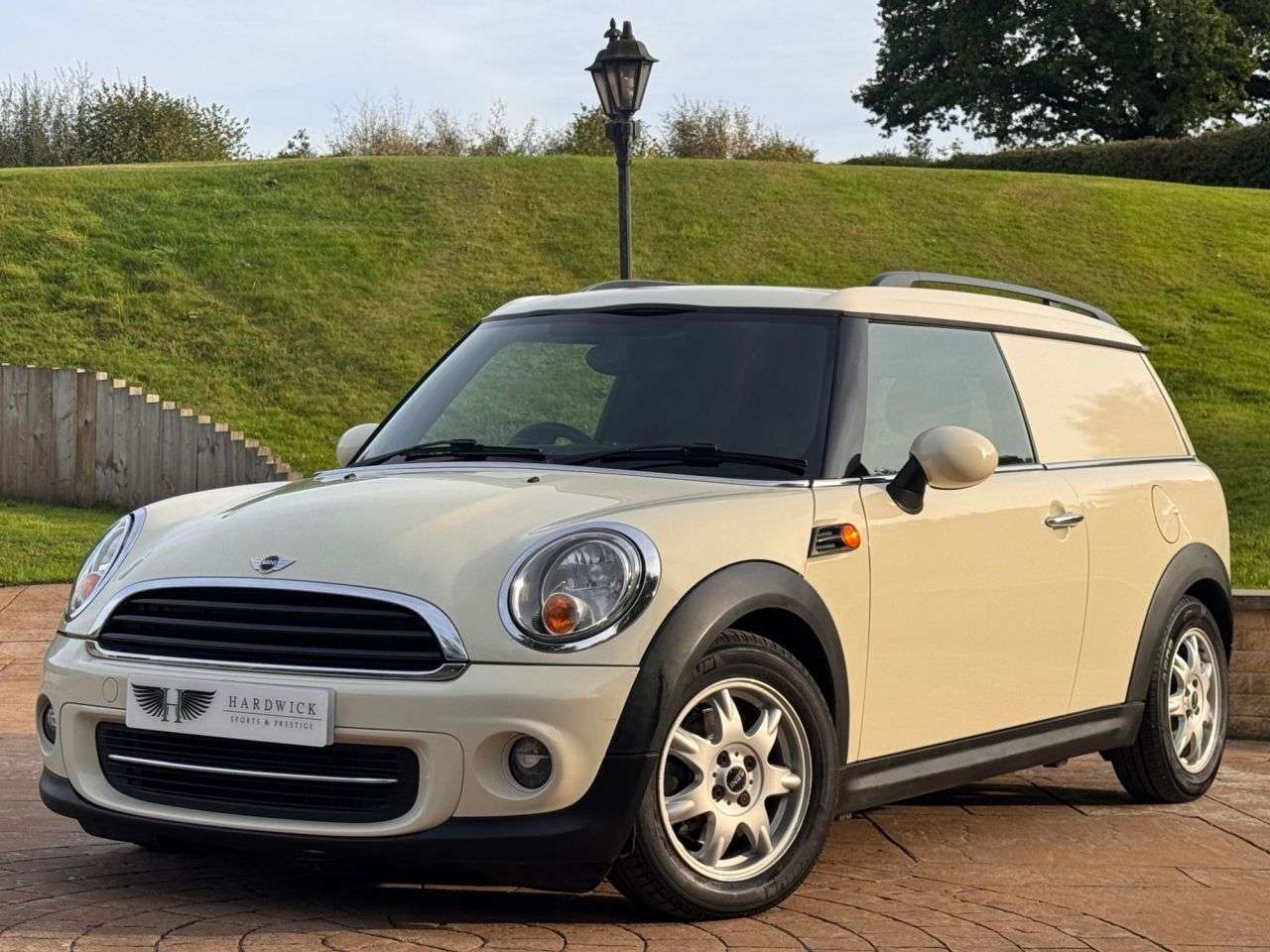A 2013 MINI CLUBVAN 1.6 ONE 97 BHP A 2013 MINI CLUBVAN 1.6 ONE 97 BHP
