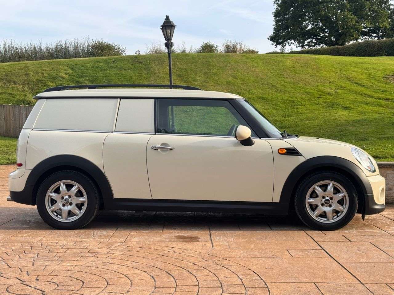A 2013 MINI CLUBVAN 1.6 ONE 97 BHP A 2013 MINI CLUBVAN 1.6 ONE 97 BHP