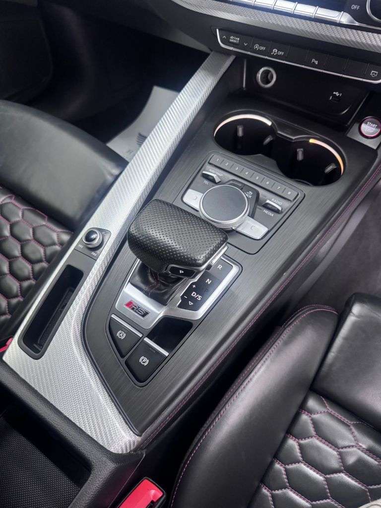 2018 AUDI RS4 AVANT 2018 AUDI RS4 AVANT