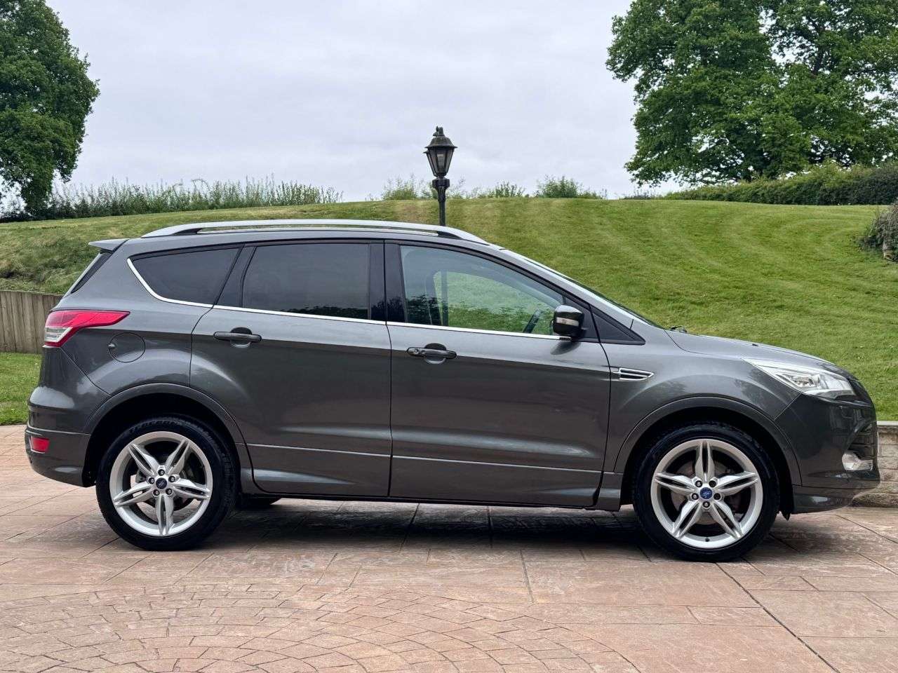 A 2015 FORD KUGA 2.0 TDCi Titanium X Sport SUV 5dr Diesel Powershift AWD Euro 6 (s/s) (180 p A 2015 FORD KUGA 2.0 TDCi Titanium X Sport SUV 5dr Diesel Powershift AWD Euro 6 (s/s) (180 p