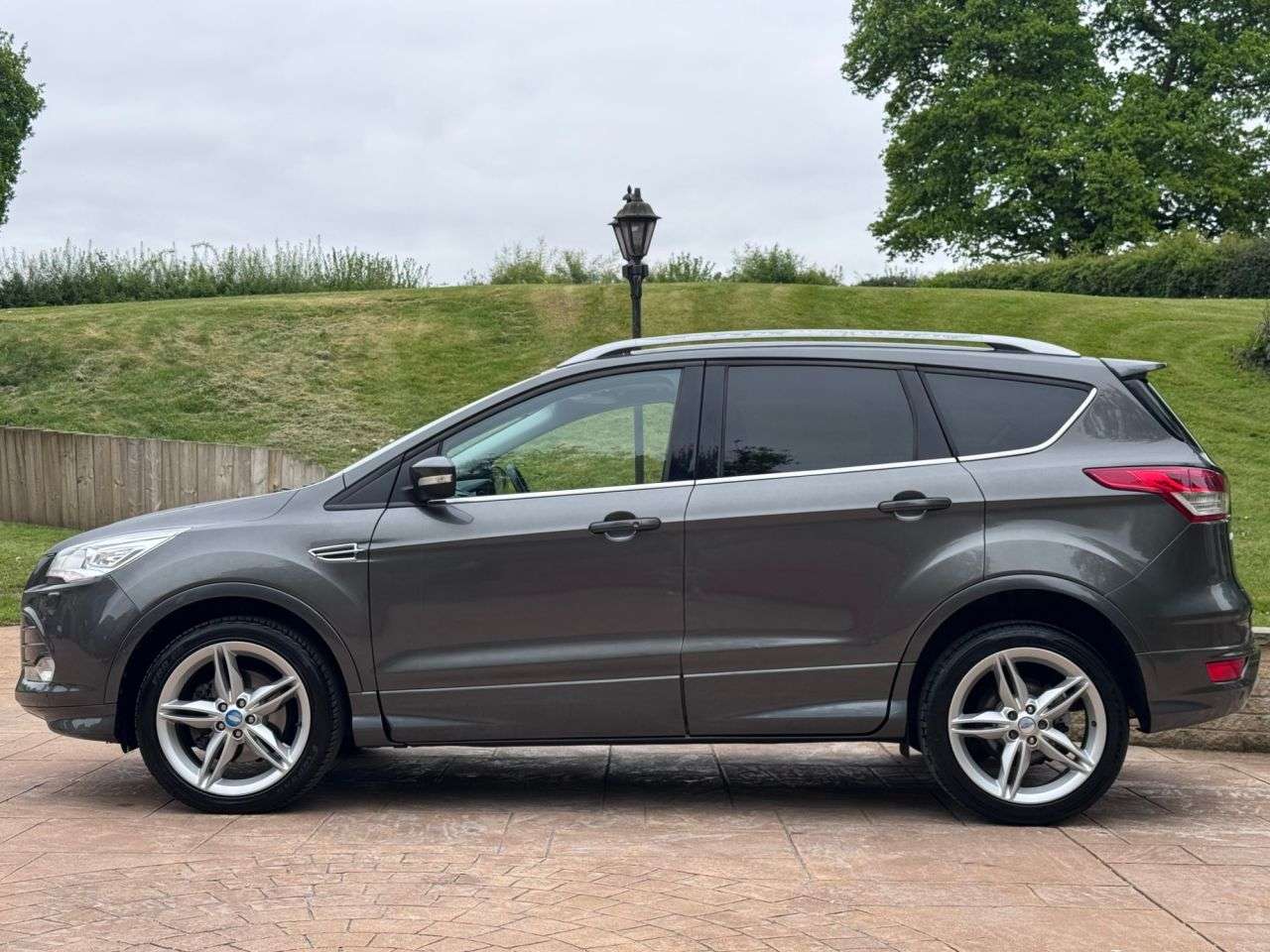 A 2015 FORD KUGA 2.0 TDCi Titanium X Sport SUV 5dr Diesel Powershift AWD Euro 6 (s/s) (180 p A 2015 FORD KUGA 2.0 TDCi Titanium X Sport SUV 5dr Diesel Powershift AWD Euro 6 (s/s) (180 p