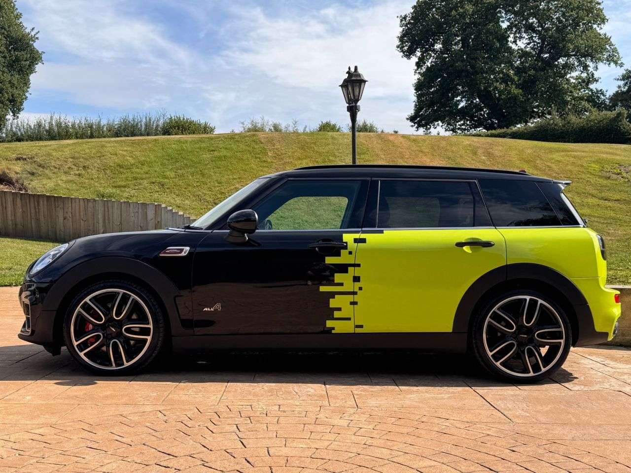2017 MINI CLUBMAN 2017 MINI CLUBMAN