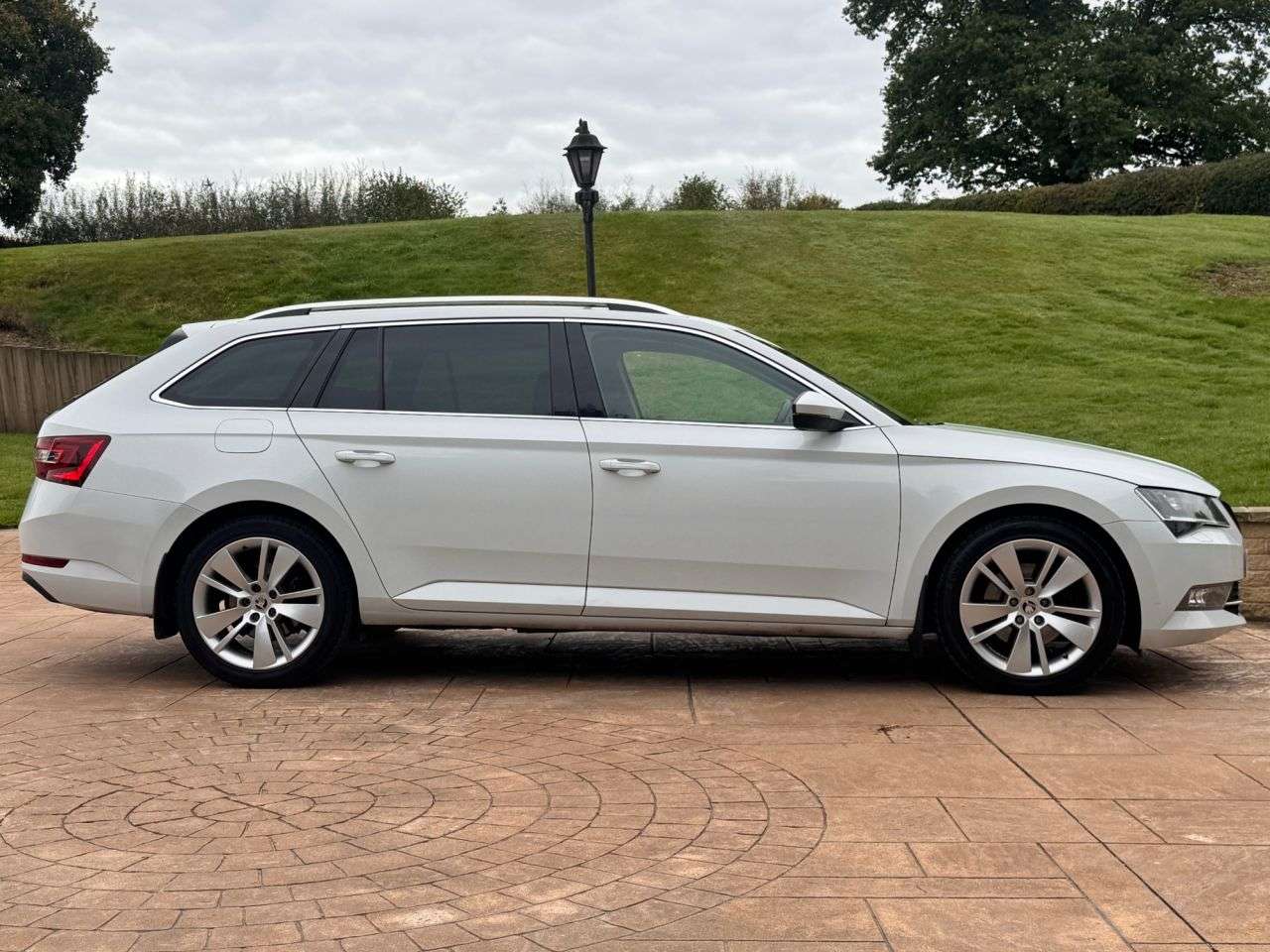 2017 SKODA SUPERB 2017 SKODA SUPERB