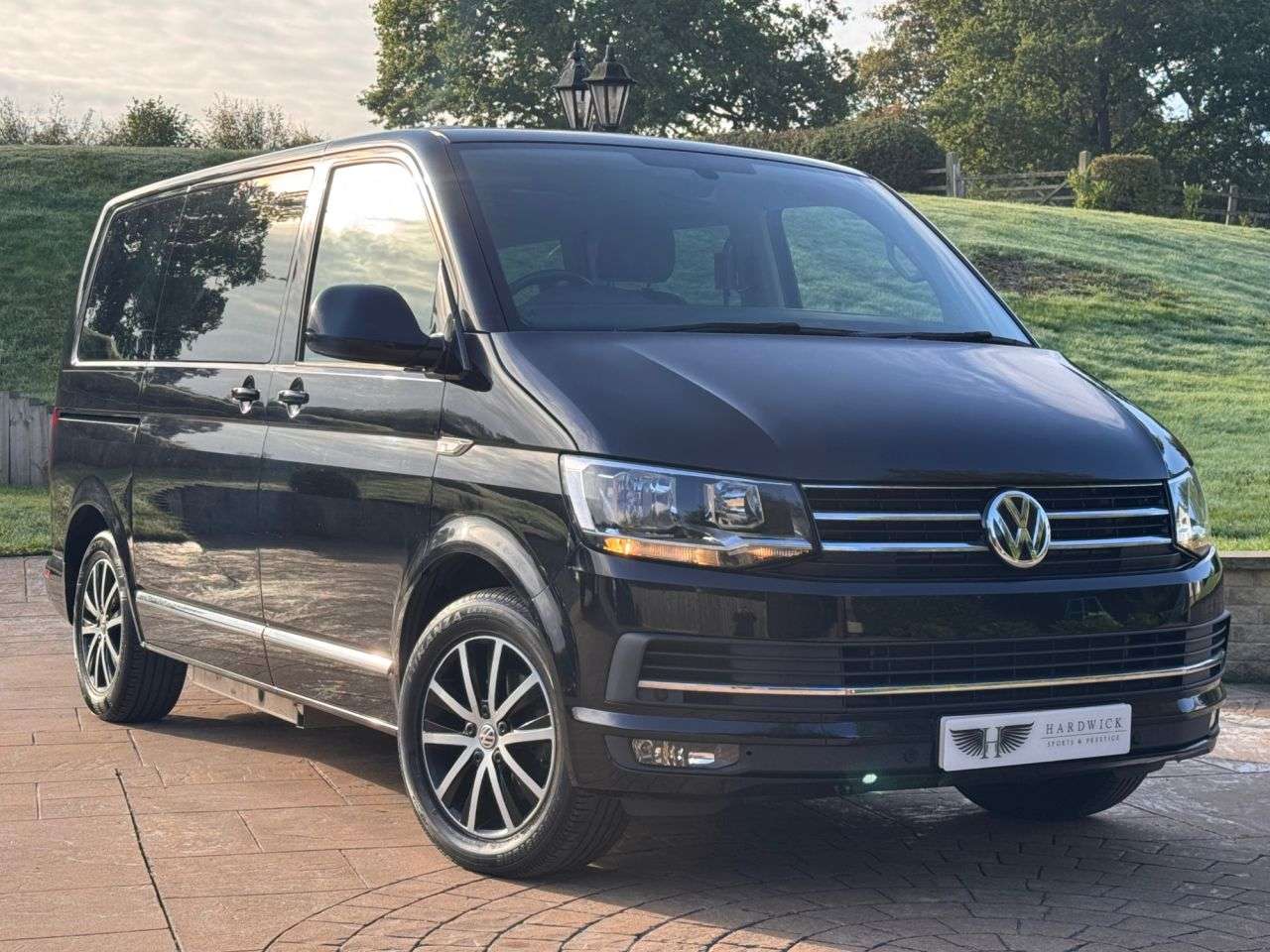 A 2016 VOLKSWAGEN CARAVELLE 2.0 TDI BlueMotion Tech SE MPV 5dr Diesel Manual Euro 6 (s/s) (150 ps) MOBI A 2016 VOLKSWAGEN CARAVELLE 2.0 TDI BlueMotion Tech SE MPV 5dr Diesel Manual Euro 6 (s/s) (150 ps) MOBI