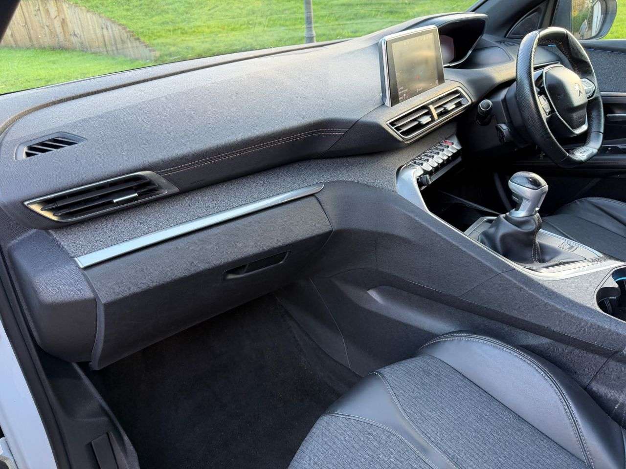 2017 PEUGEOT 3008 2017 PEUGEOT 3008