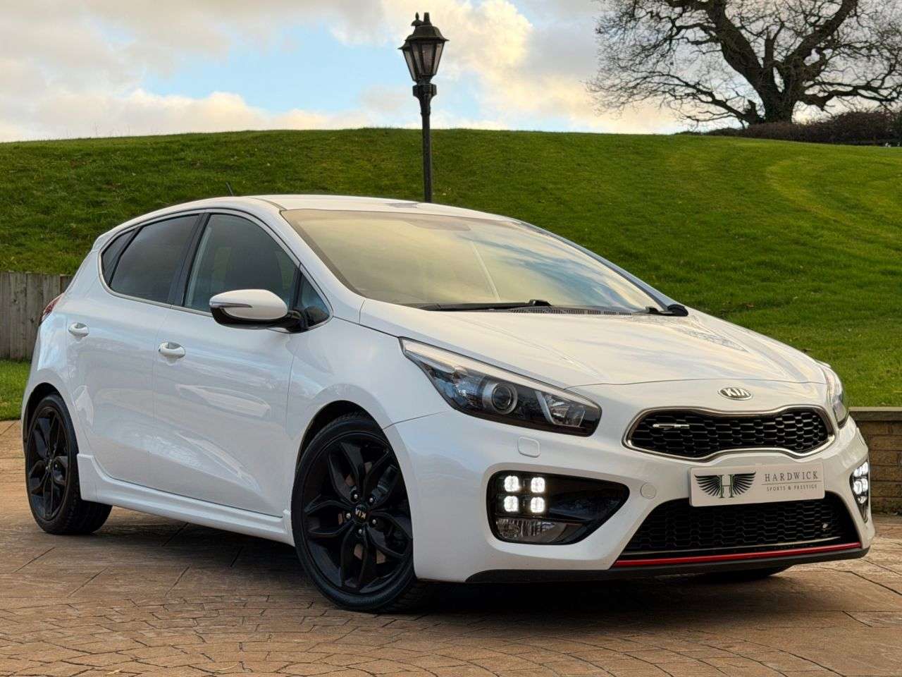 A 2016 KIA CEED 1.6 T-GDi GT Hatchback 5dr Petrol Manual Euro 6 (201 bhp) 2 FORMER KEEPERS. A 2016 KIA CEED 1.6 T-GDi GT Hatchback 5dr Petrol Manual Euro 6 (201 bhp) 2 FORMER KEEPERS.