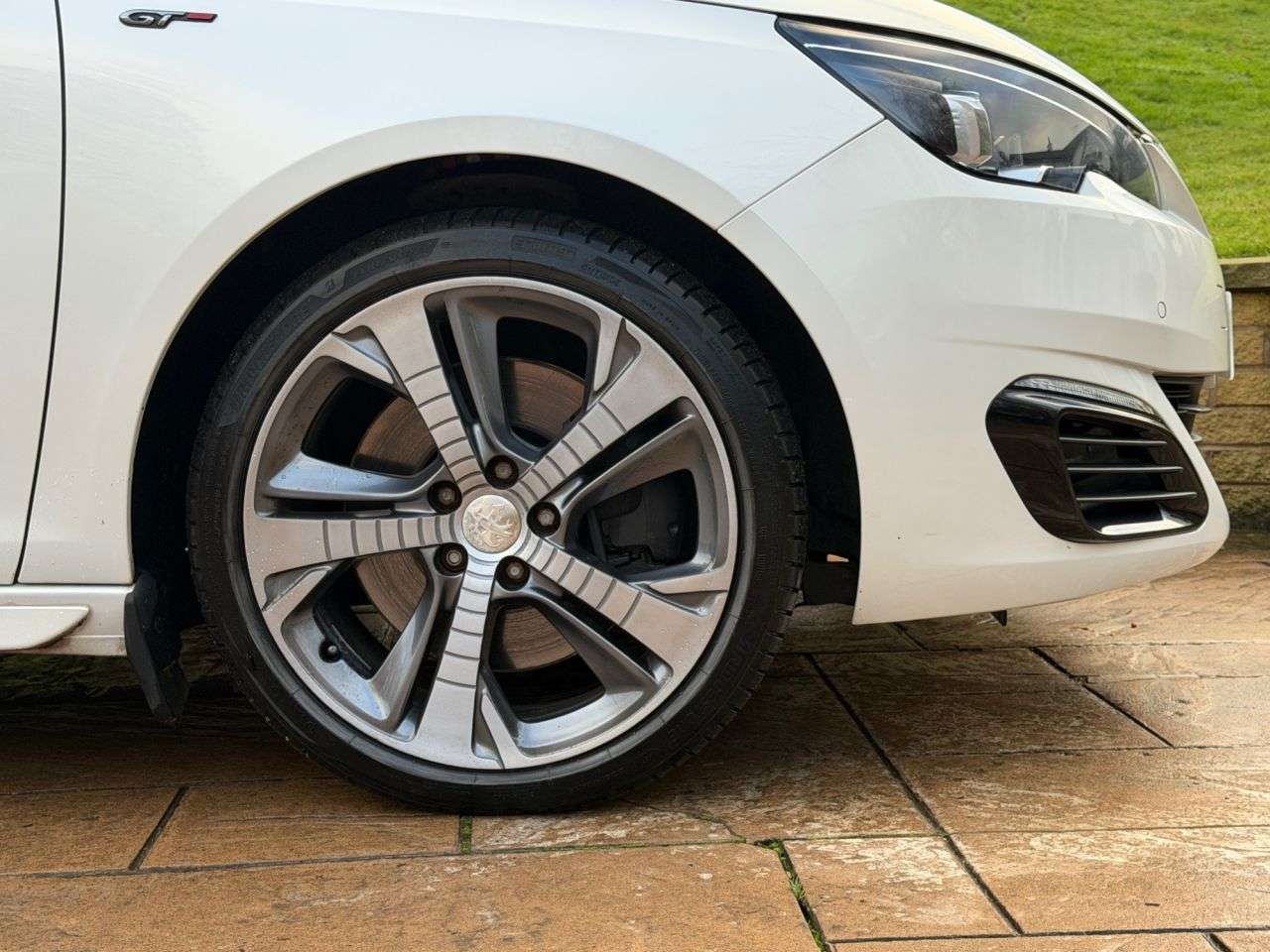 2016 PEUGEOT 308 2016 PEUGEOT 308