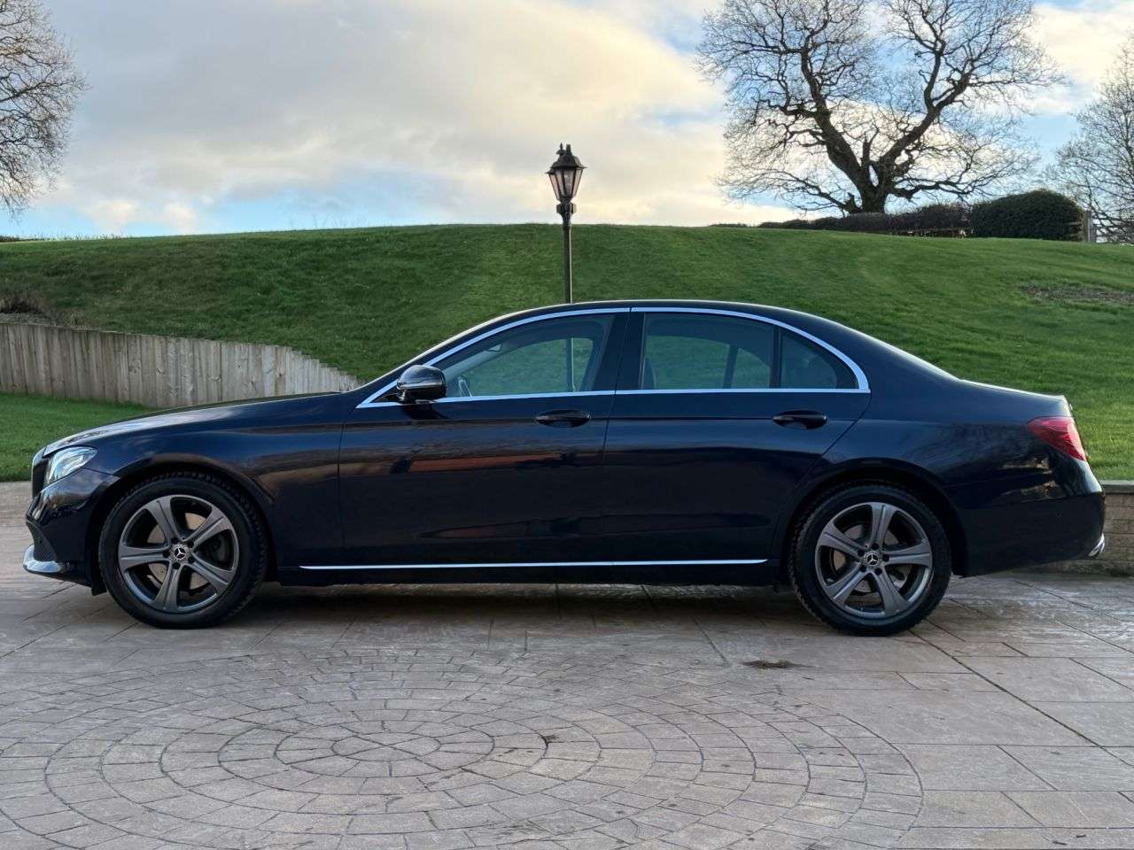 A 2018 MERCEDES-BENZ E-CLASS 2.0 E220d SE Saloon 4dr Diesel G-Tronic+ 4MATIC Euro 6 (s/s) (194 ps) REAR A 2018 MERCEDES-BENZ E-CLASS 2.0 E220d SE Saloon 4dr Diesel G-Tronic+ 4MATIC Euro 6 (s/s) (194 ps) REAR