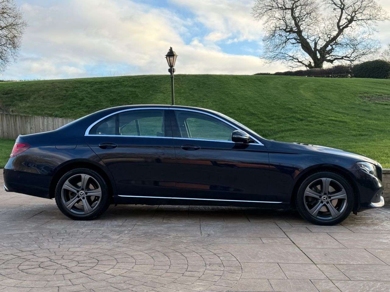 A 2018 MERCEDES-BENZ E-CLASS 2.0 E220d SE Saloon 4dr Diesel G-Tronic+ 4MATIC Euro 6 (s/s) (194 ps) REAR A 2018 MERCEDES-BENZ E-CLASS 2.0 E220d SE Saloon 4dr Diesel G-Tronic+ 4MATIC Euro 6 (s/s) (194 ps) REAR