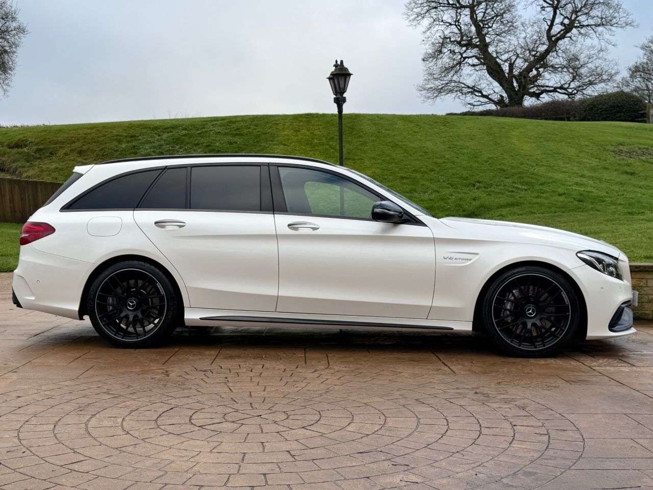 A 2018 MERCEDES-BENZ C-CLASS 4.0 C63 V8 BiTurbo AMG (Premium) Estate 5dr Petrol SpdS MCT Euro 6 (s/s) (4 A 2018 MERCEDES-BENZ C-CLASS 4.0 C63 V8 BiTurbo AMG (Premium) Estate 5dr Petrol SpdS MCT Euro 6 (s/s) (4