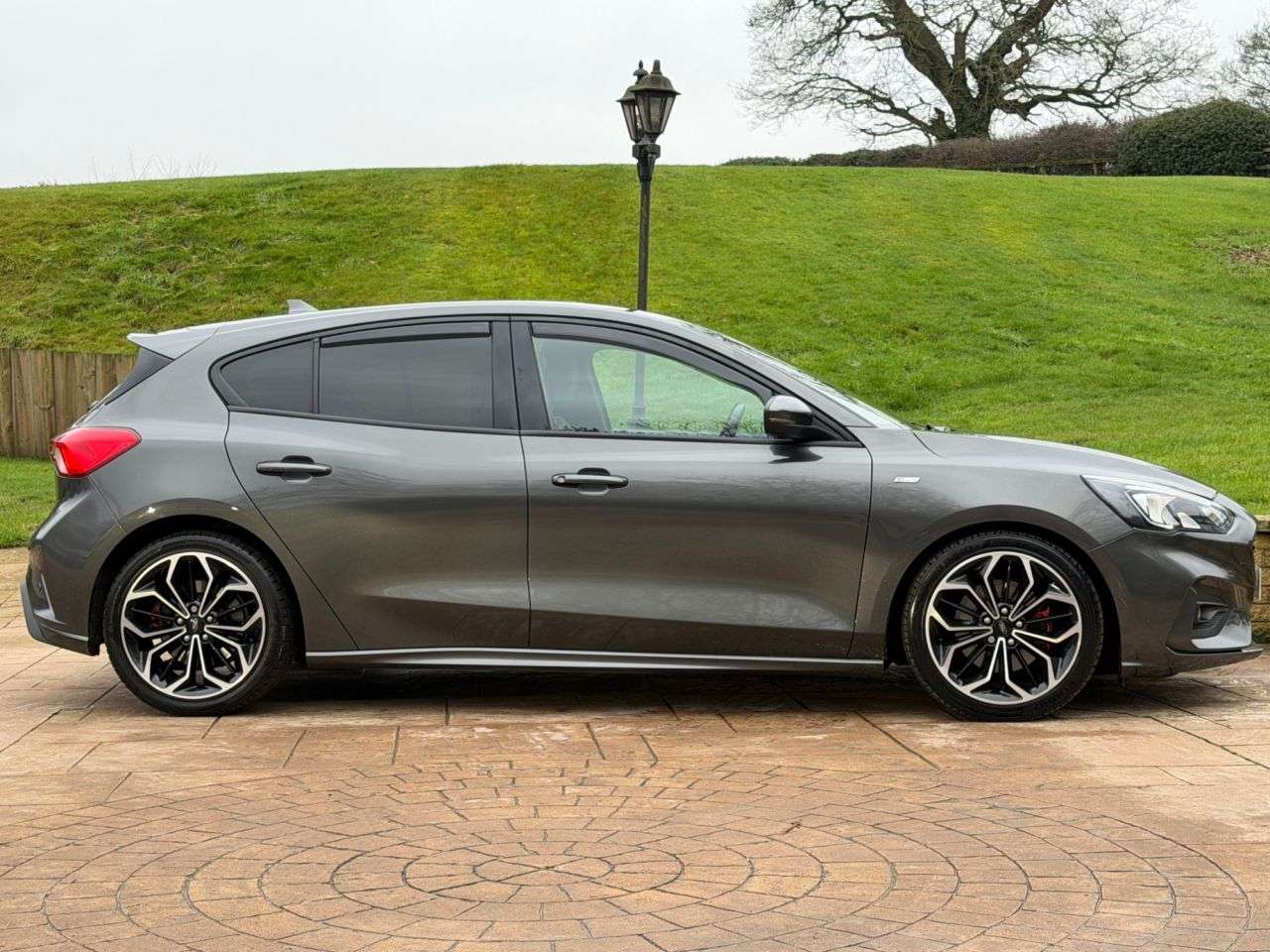 A 2019 FORD FOCUS 2.0 EcoBlue ST-Line X Hatchback 5dr Diesel Auto Euro 6 (s/s) (150 ps) A 2019 FORD FOCUS 2.0 EcoBlue ST-Line X Hatchback 5dr Diesel Auto Euro 6 (s/s) (150 ps)