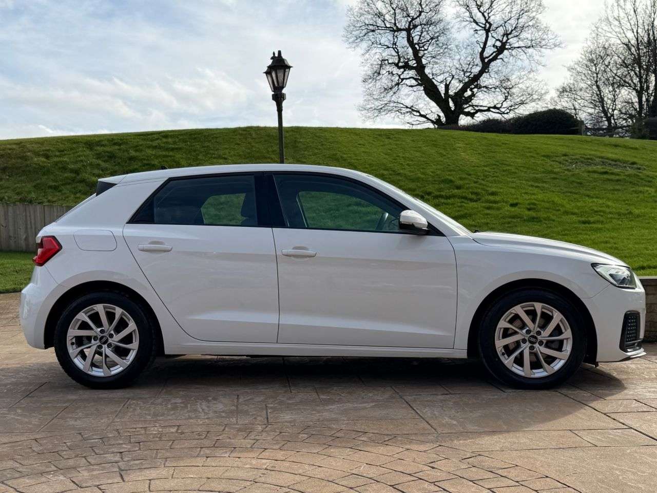 A 2020 AUDI A1 1.0 TFSI 30 Sport Sportback 5dr Petrol Manual Euro 6 (s/s) (110 ps) 2 KEYS A 2020 AUDI A1 1.0 TFSI 30 Sport Sportback 5dr Petrol Manual Euro 6 (s/s) (110 ps) 2 KEYS