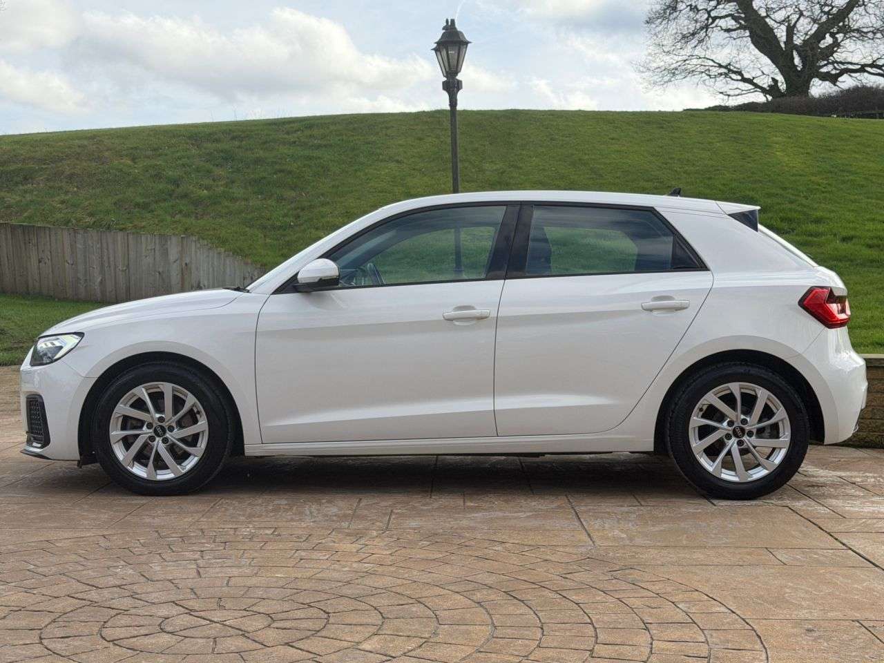 A 2020 AUDI A1 1.0 TFSI 30 Sport Sportback 5dr Petrol Manual Euro 6 (s/s) (110 ps) 2 KEYS A 2020 AUDI A1 1.0 TFSI 30 Sport Sportback 5dr Petrol Manual Euro 6 (s/s) (110 ps) 2 KEYS