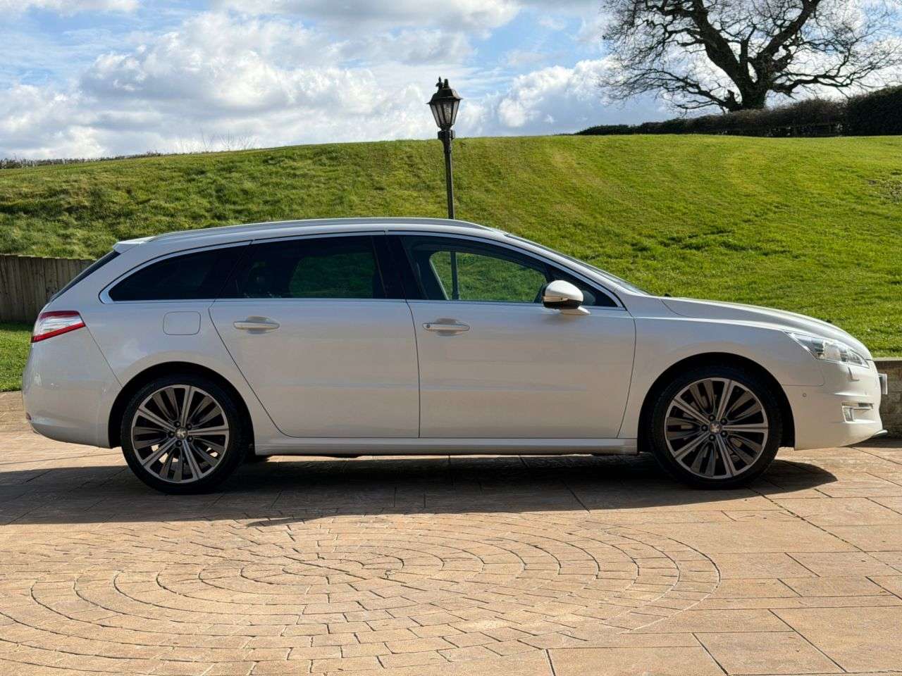 A 2013 PEUGEOT 508 SW 2.2 HDi GT Estate 5dr Diesel Auto Euro 5 (200 ps) AUTOMATIC! A 2013 PEUGEOT 508 SW 2.2 HDi GT Estate 5dr Diesel Auto Euro 5 (200 ps) AUTOMATIC!