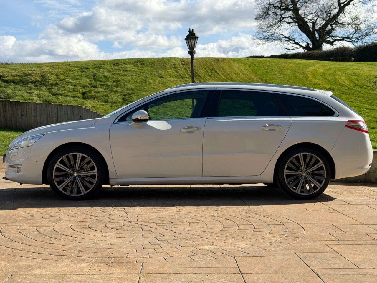 A 2013 PEUGEOT 508 SW 2.2 HDi GT Estate 5dr Diesel Auto Euro 5 (200 ps) AUTOMATIC! A 2013 PEUGEOT 508 SW 2.2 HDi GT Estate 5dr Diesel Auto Euro 5 (200 ps) AUTOMATIC!