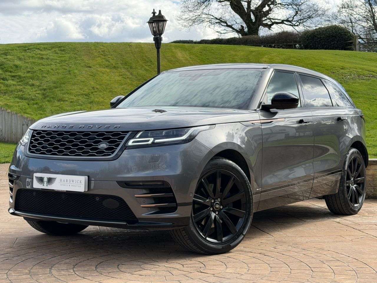 A 2017 LAND ROVER RANGE ROVER VELAR 3.0 SD6 V6 R-Dynamic HSE SUV 5dr Diesel Auto 4WD Euro 6 (s/s) (300 ps) 2 KE A 2017 LAND ROVER RANGE ROVER VELAR 3.0 SD6 V6 R-Dynamic HSE SUV 5dr Diesel Auto 4WD Euro 6 (s/s) (300 ps) 2 KE