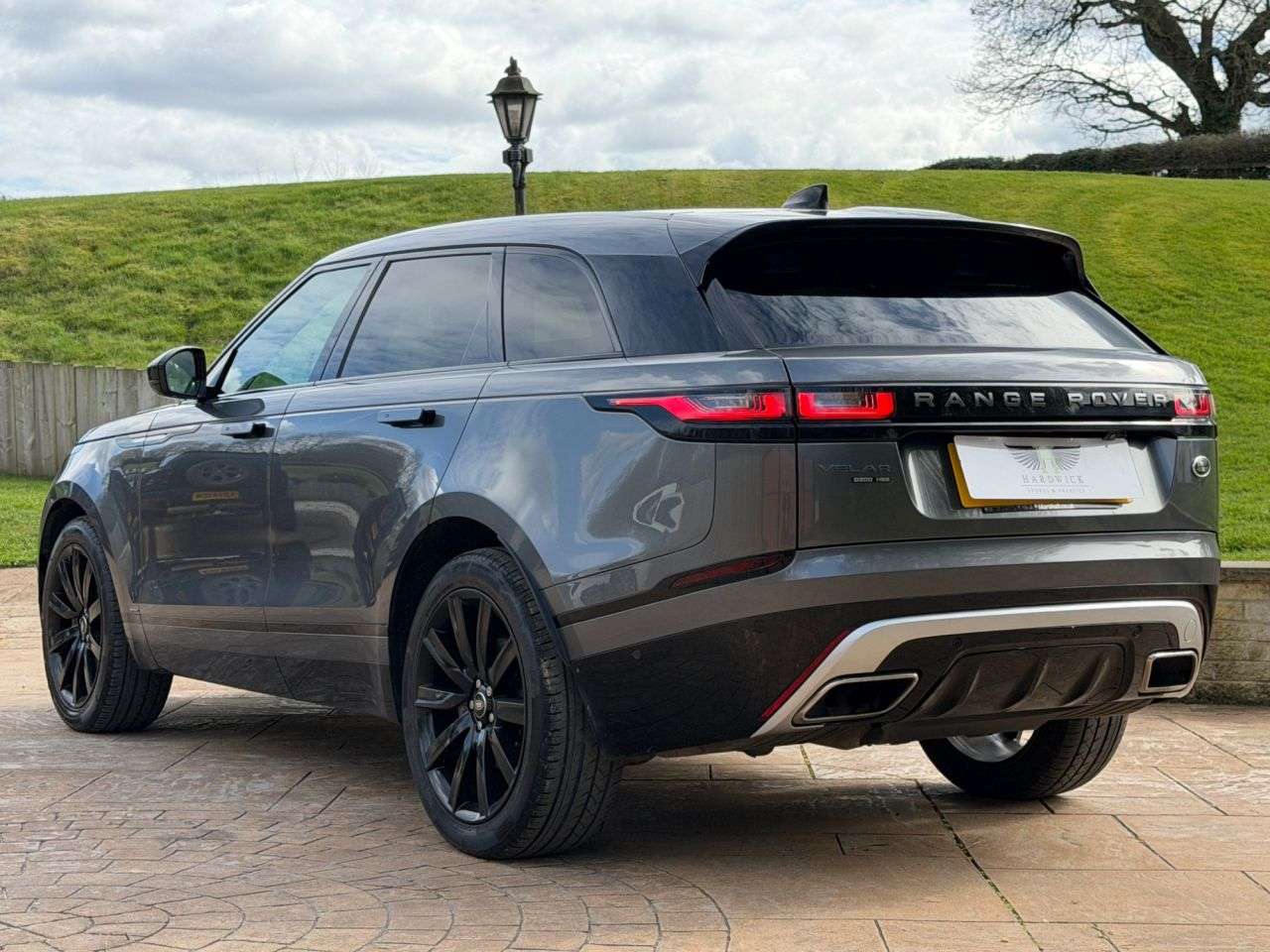 2017 LAND ROVER RANGE ROVER VELAR 2017 LAND ROVER RANGE ROVER VELAR