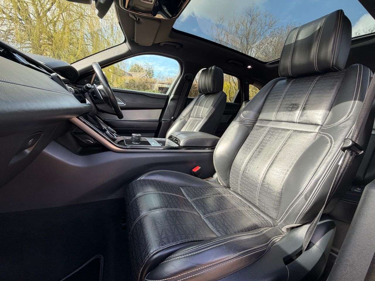 2017 LAND ROVER RANGE ROVER VELAR 2017 LAND ROVER RANGE ROVER VELAR